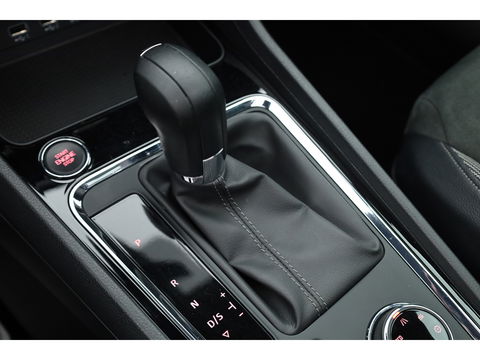 SEAT Ateca 1.5 TSI Xcellence Business Intense | Pano | Trekhaak | Adapt. cuirse | Stoelverw. | CarPlay | Navi