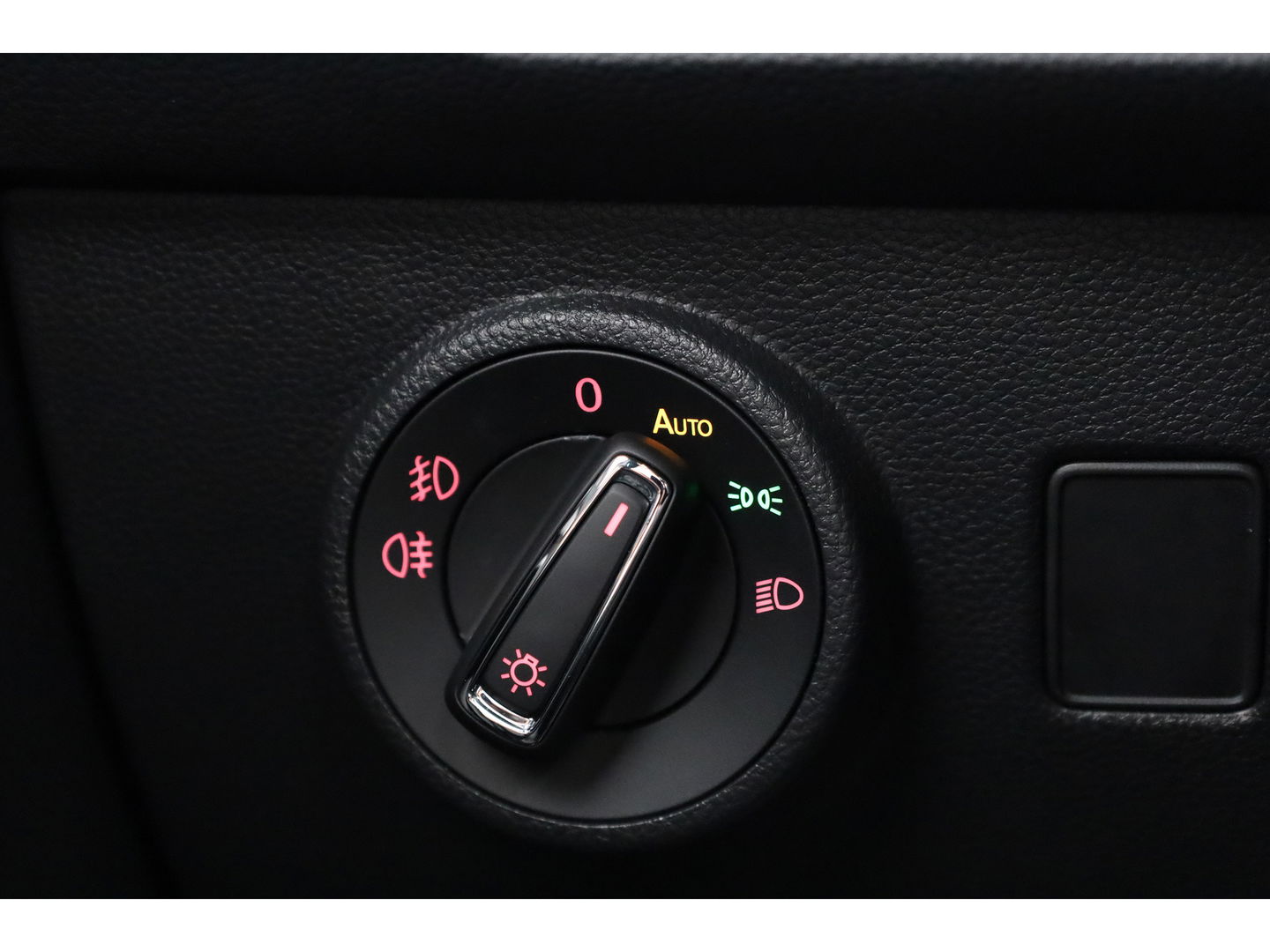 SEAT Ateca 1.5 TSI Xcellence Business Intense | Pano | Trekhaak | Adapt. cuirse | Stoelverw. | CarPlay | Navi