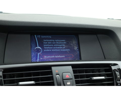 BMW X3 xDrive20d | HUD | Schuif-/kanteldak | Afn. Trekhaak | Camera | Navi | Stoelverw. | LED