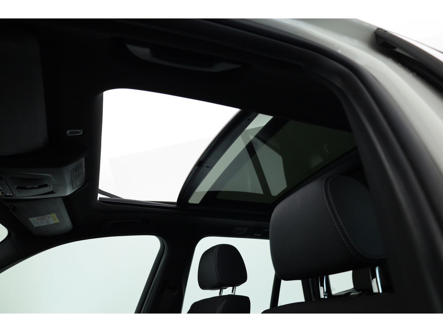 BMW X3 xDrive20d | HUD | Schuif-/kanteldak | Afn. Trekhaak | Camera | Navi | Stoelverw. | LED