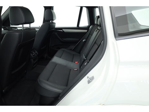 BMW X3 xDrive20d | HUD | Schuif-/kanteldak | Afn. Trekhaak | Camera | Navi | Stoelverw. | LED