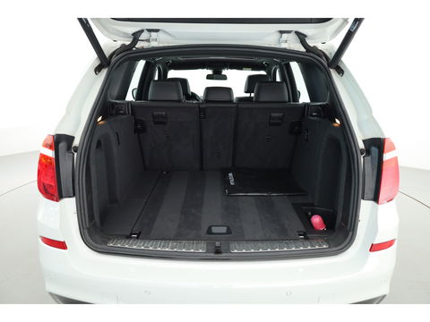 BMW X3 xDrive20d | HUD | Schuif-/kanteldak | Afn. Trekhaak | Camera | Navi | Stoelverw. | LED