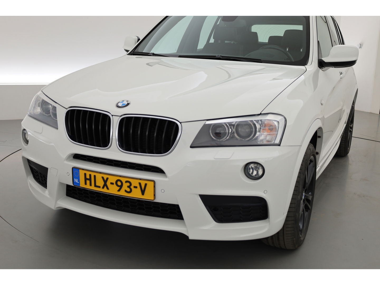 BMW X3 xDrive20d | HUD | Schuif-/kanteldak | Afn. Trekhaak | Camera | Navi | Stoelverw. | LED