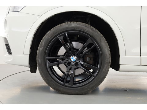 BMW X3 xDrive20d | HUD | Schuif-/kanteldak | Afn. Trekhaak | Camera | Navi | Stoelverw. | LED