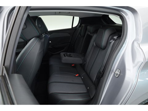 Peugeot 308 1.2 PureTech Allure Pack Business | CarPlay | Camera | Adapt.cruise | LED | Navi