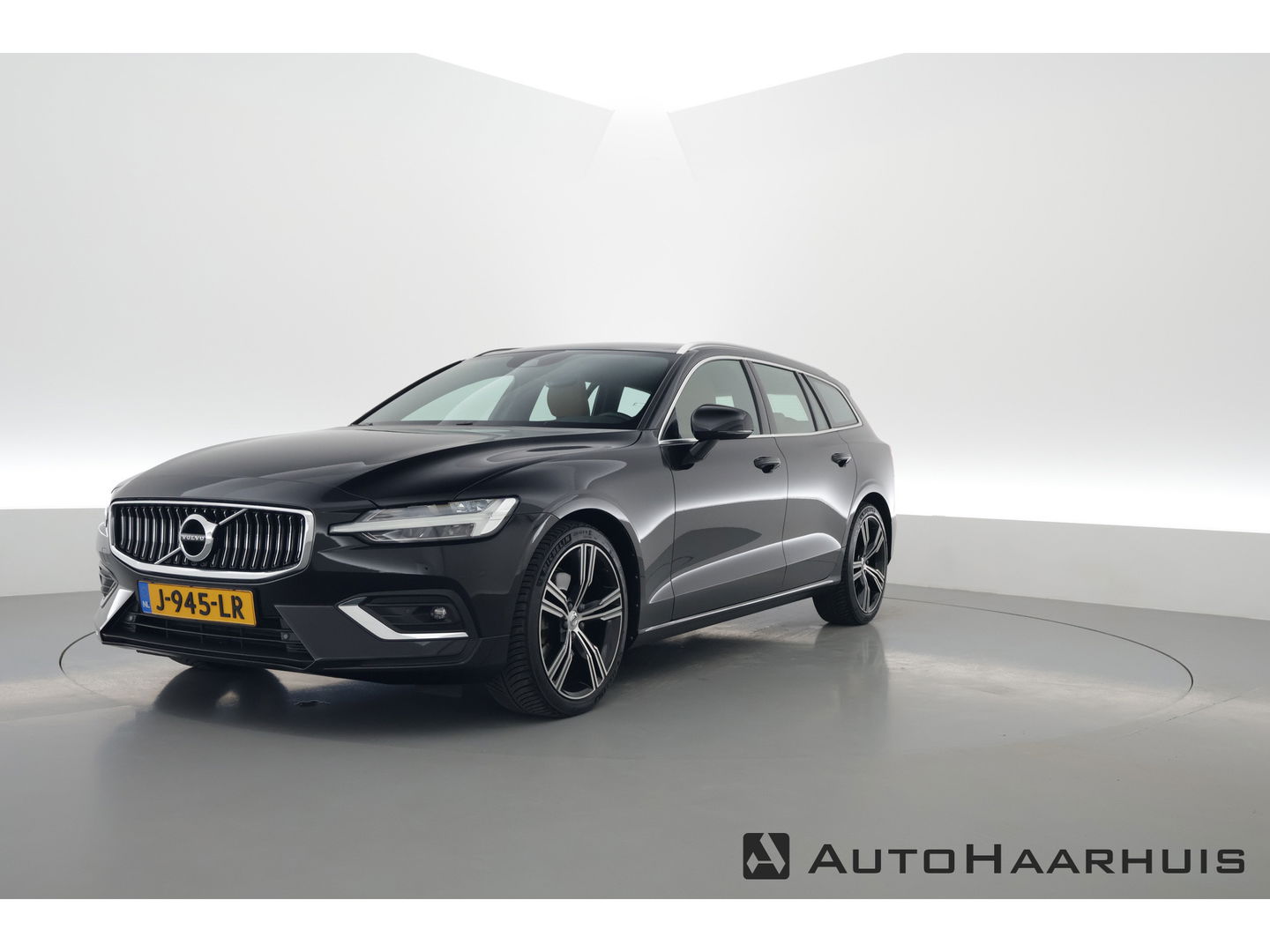Volvo V60 2.0 T4 Inscription | Navi | Pilot Assist | Bliss |  Stoelverw. | Leder | 19''