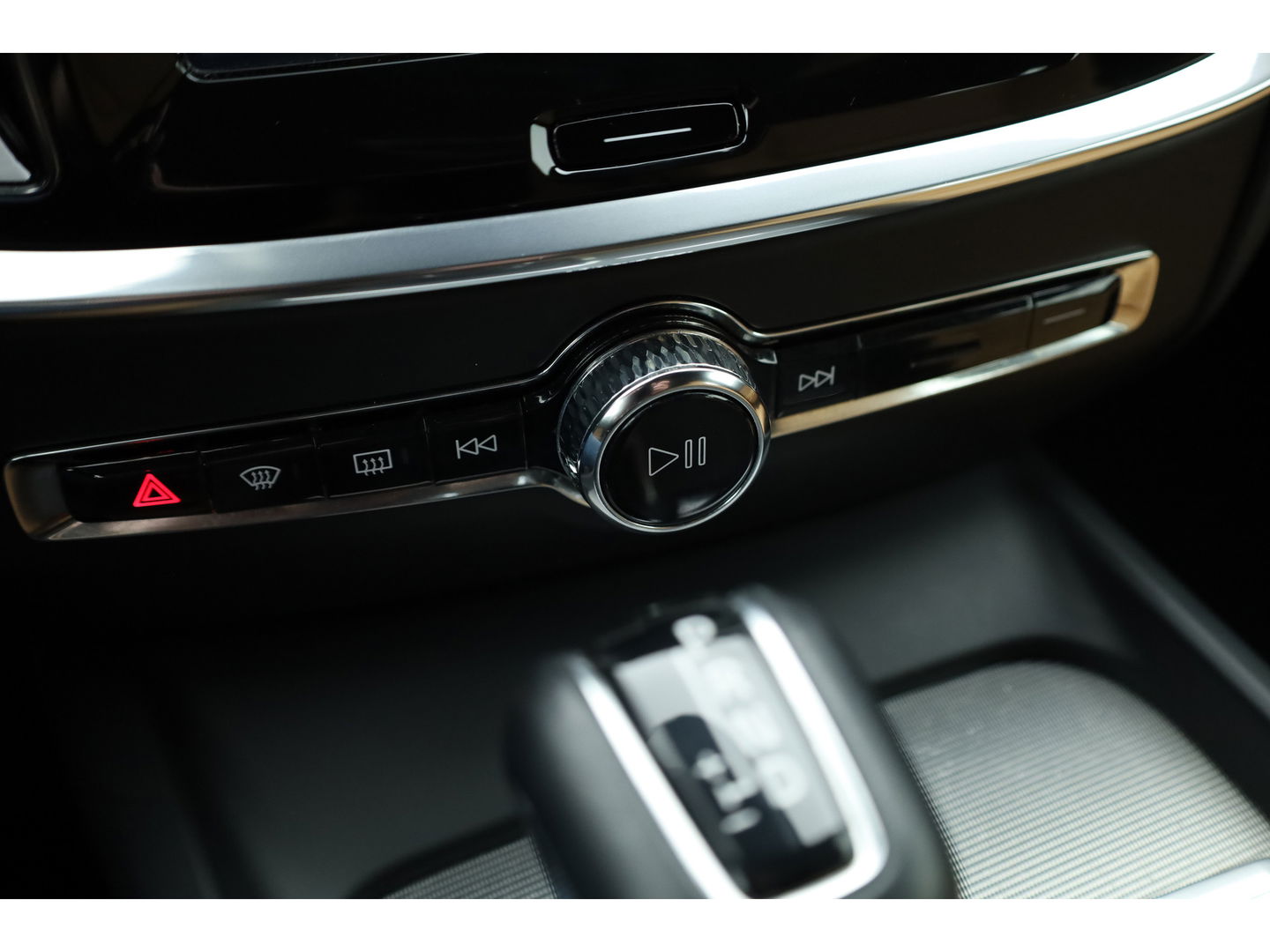 Volvo V60 2.0 T4 Inscription | Navi | Pilot Assist | Bliss |  Stoelverw. | Leder | 19''