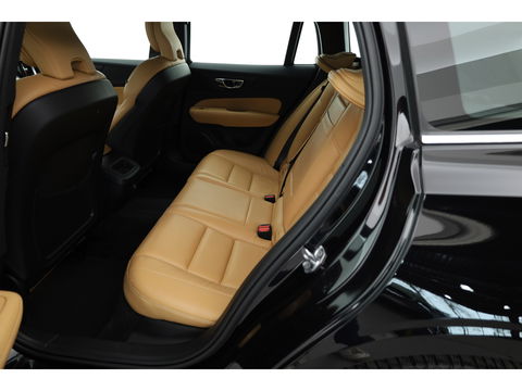 Volvo V60 2.0 T4 Inscription | Navi | Pilot Assist | Bliss |  Stoelverw. | Leder | 19''
