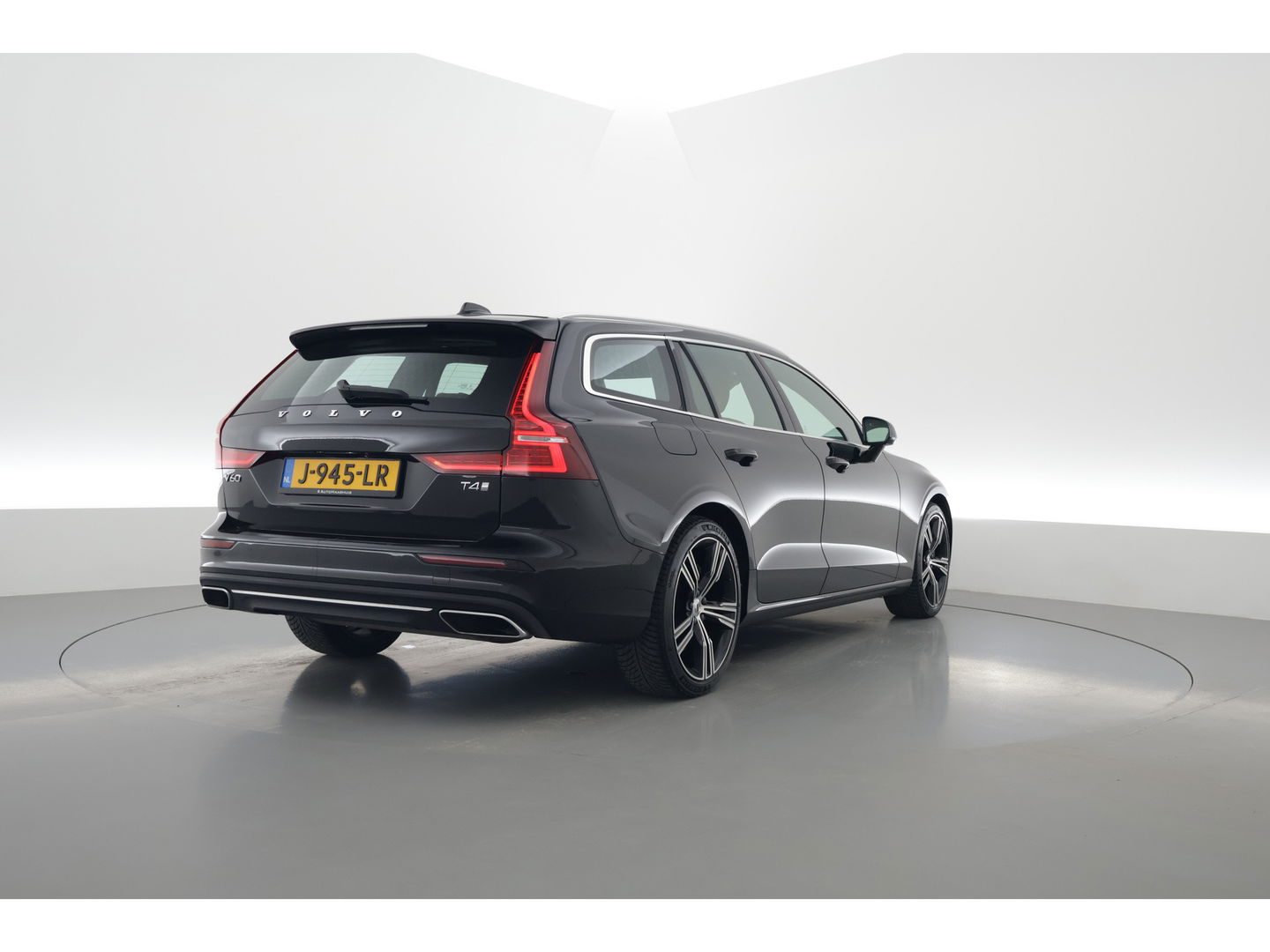 Volvo V60 2.0 T4 Inscription | Navi | Pilot Assist | Bliss |  Stoelverw. | Leder | 19''