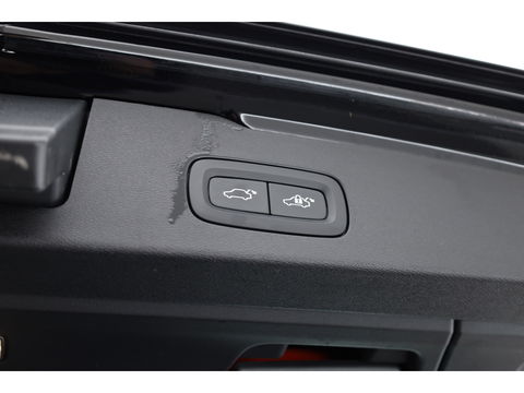 Volvo V60 2.0 T4 Inscription | Navi | Pilot Assist | Bliss |  Stoelverw. | Leder | 19''