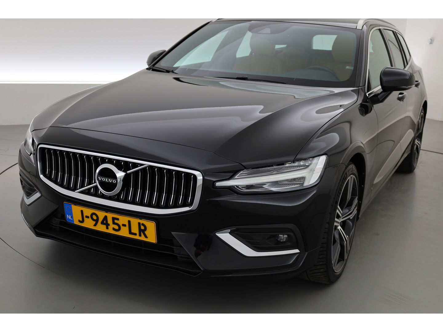 Volvo V60 2.0 T4 Inscription | Navi | Pilot Assist | Bliss |  Stoelverw. | Leder | 19''