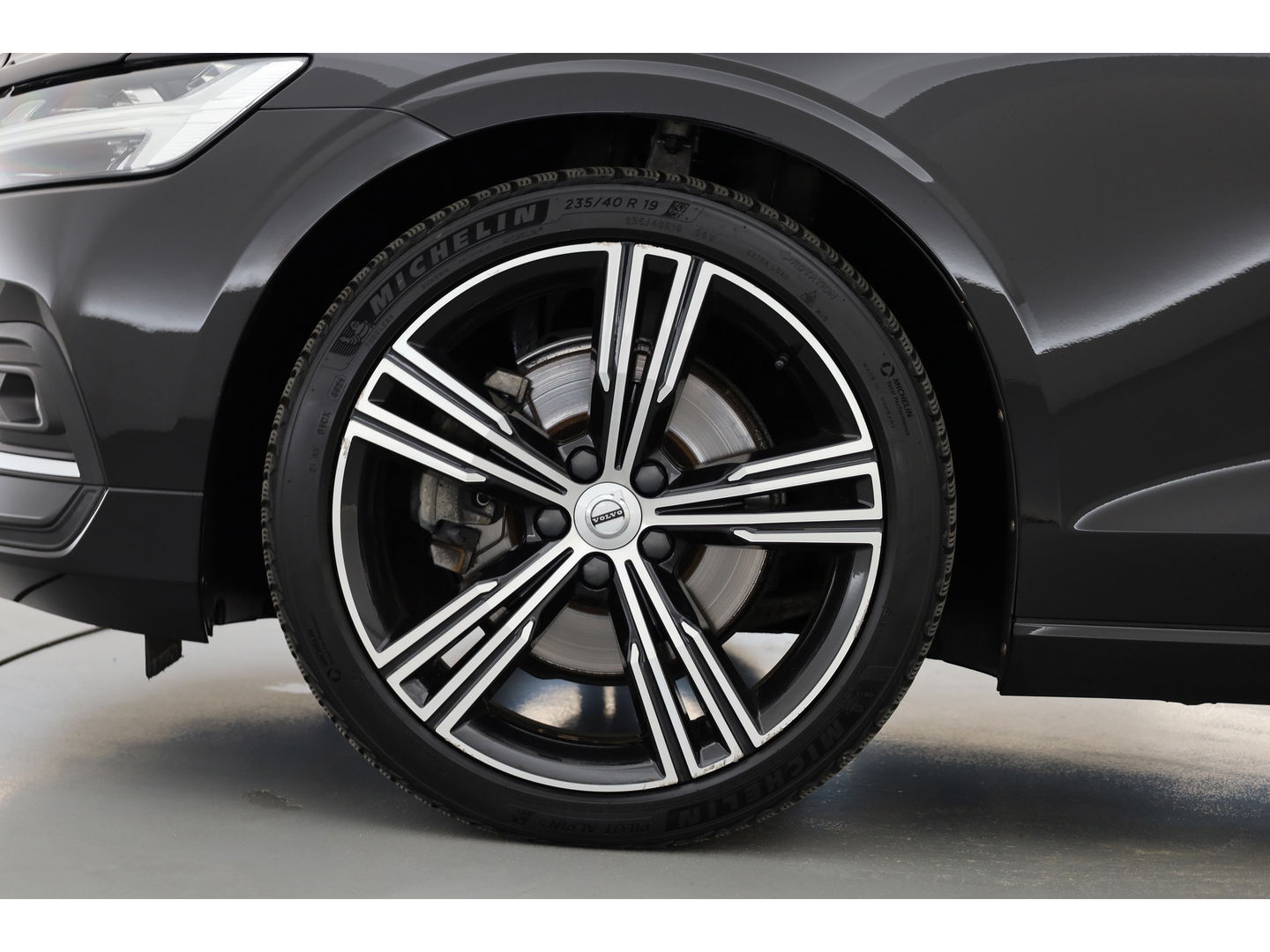 Volvo V60 2.0 T4 Inscription | Navi | Pilot Assist | Bliss |  Stoelverw. | Leder | 19''