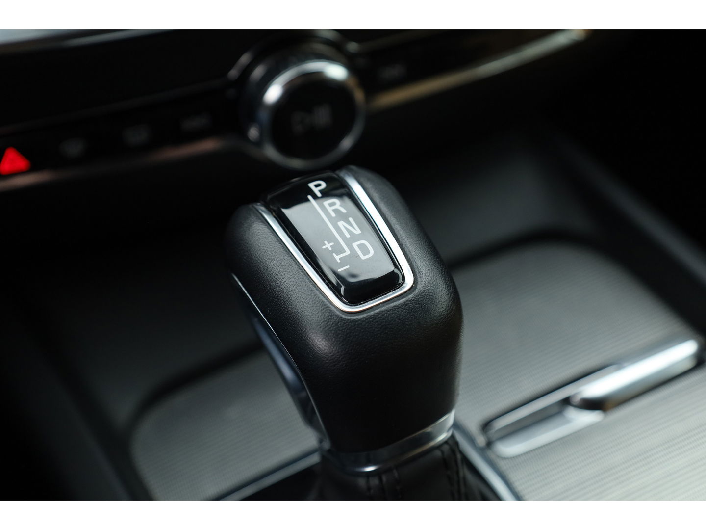 Volvo V60 2.0 T4 Inscription | Navi | Pilot Assist | Bliss |  Stoelverw. | Leder | 19''