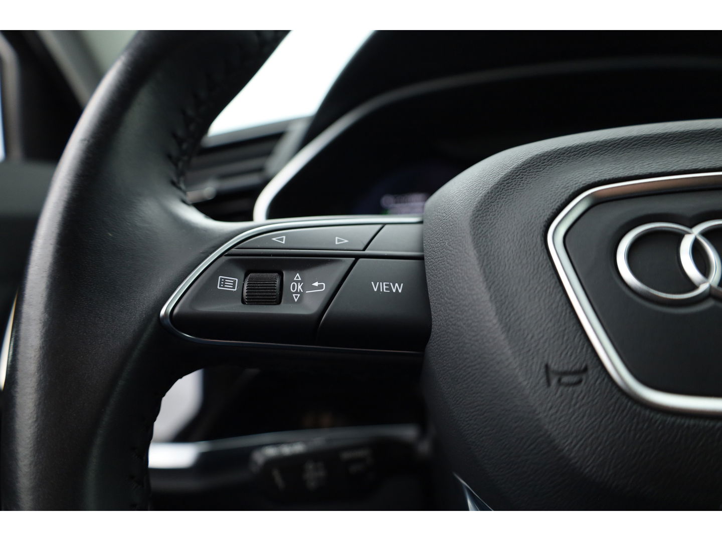 Audi Q3 Sportback 35 TFSI Business Edition | S Line | Navi | Afn. Trekhaak | Adapt. Cruise | Carplay | Camera | Stoelverw.