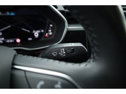 Audi Q3 Sportback 35 TFSI Business Edition | S Line | Navi | Afn. Trekhaak | Adapt. Cruise | Carplay | Camera | Stoelverw.