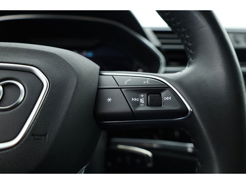 Audi Q3 Sportback 35 TFSI Business Edition | S Line | Navi | Afn. Trekhaak | Adapt. Cruise | Carplay | Camera | Stoelverw.