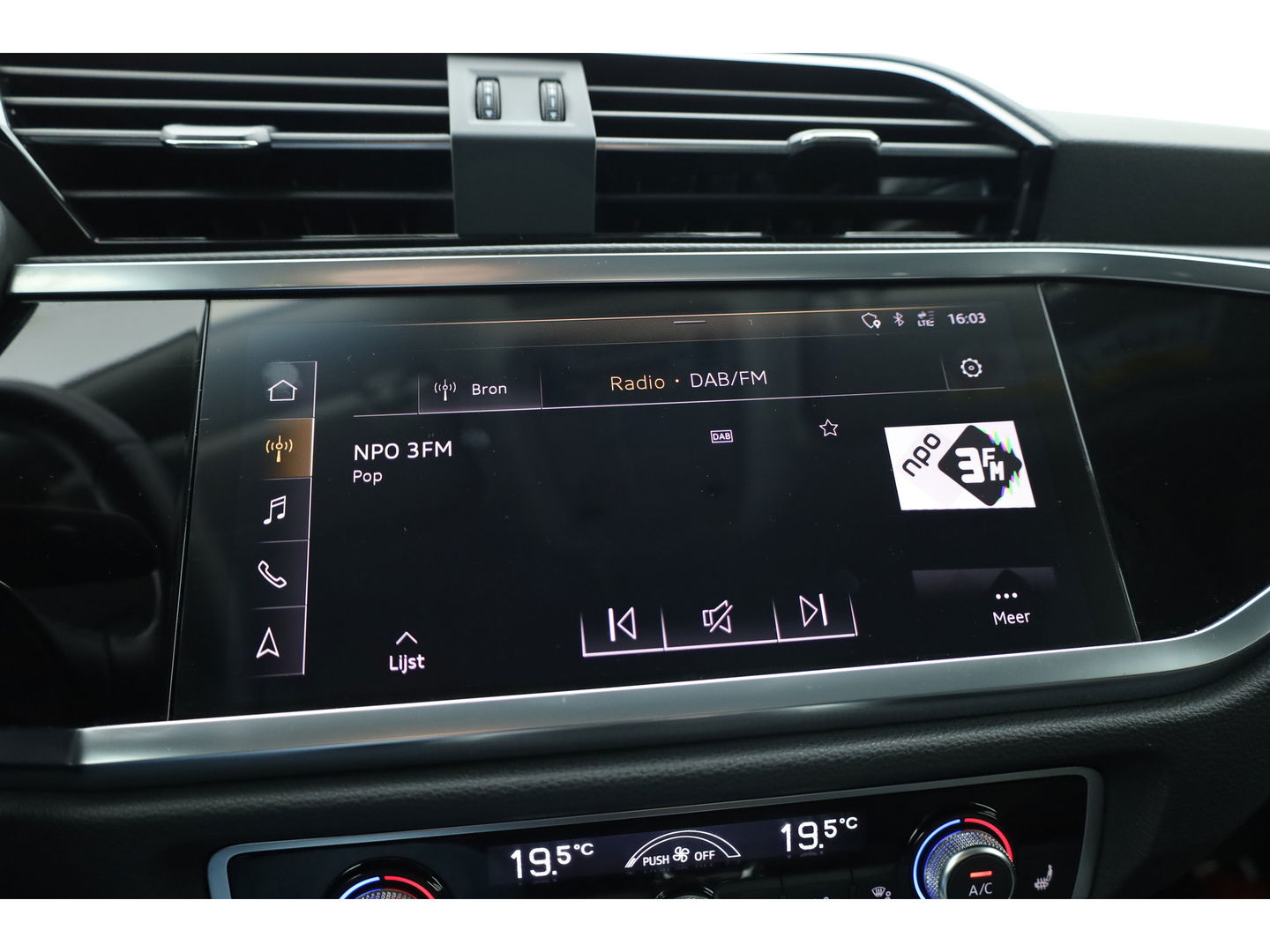 Audi Q3 Sportback 35 TFSI Business Edition | S Line | Navi | Afn. Trekhaak | Adapt. Cruise | Carplay | Camera | Stoelverw.