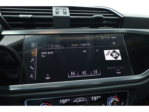 Audi Q3 Sportback 35 TFSI Business Edition | S Line | Navi | Afn. Trekhaak | Adapt. Cruise | Carplay | Camera | Stoelverw.