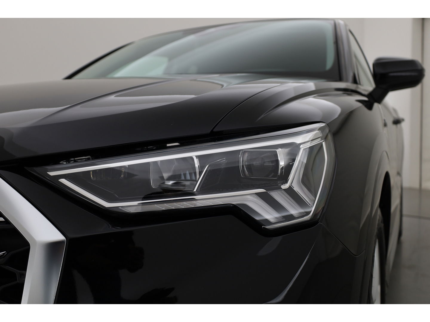 Audi Q3 Sportback 35 TFSI Business Edition | S Line | Navi | Afn. Trekhaak | Adapt. Cruise | Carplay | Camera | Stoelverw.