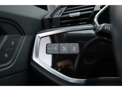 Audi Q3 Sportback 35 TFSI Business Edition | S Line | Navi | Afn. Trekhaak | Adapt. Cruise | Carplay | Camera | Stoelverw.