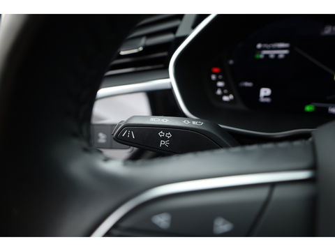Audi Q3 Sportback 35 TFSI Business Edition | S Line | Navi | Afn. Trekhaak | Adapt. Cruise | Carplay | Camera | Stoelverw.