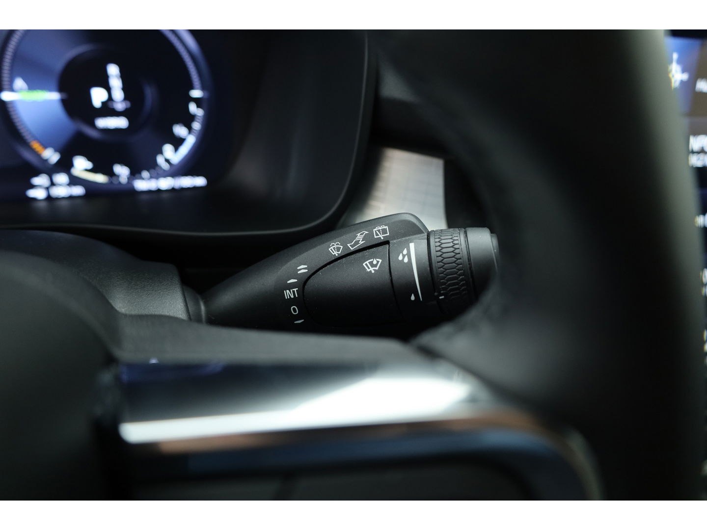 Volvo XC40 T4 Recharge Core | Pilot Assist | Elek. Trekhaak | Camera | Navi | Stoel- Stuurverw.