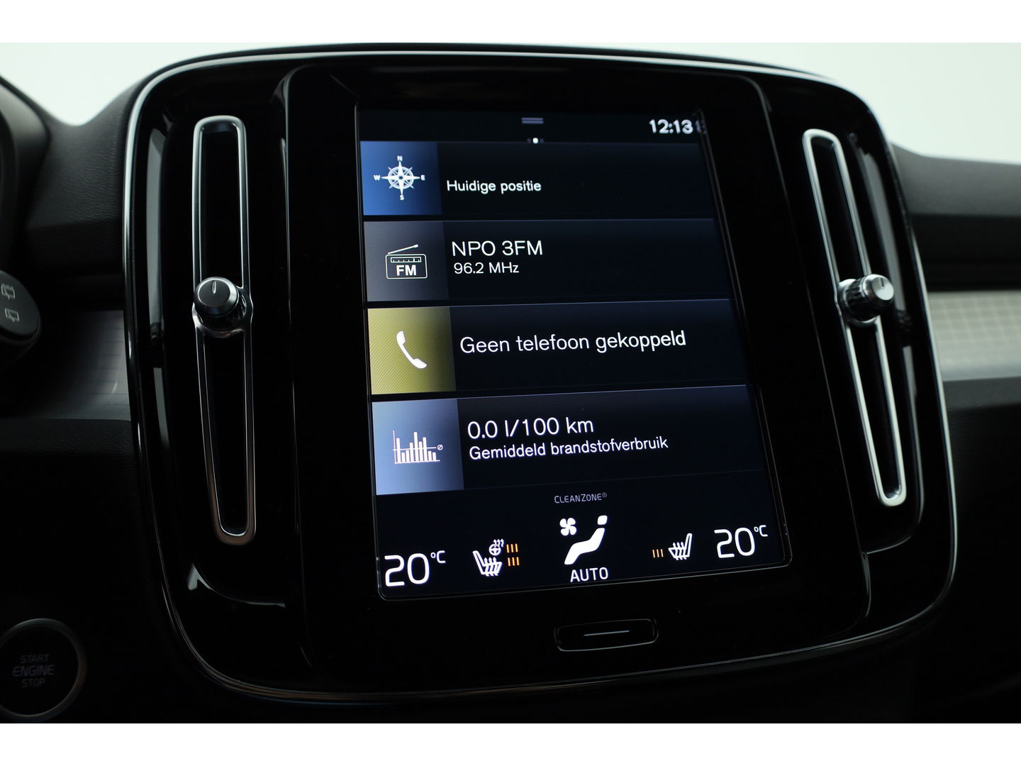 Volvo XC40 T4 Recharge Core | Pilot Assist | Elek. Trekhaak | Camera | Navi | Stoel- Stuurverw.