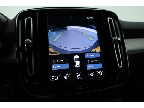 Volvo XC40 T4 Recharge Core | Pilot Assist | Elek. Trekhaak | Camera | Navi | Stoel- Stuurverw.
