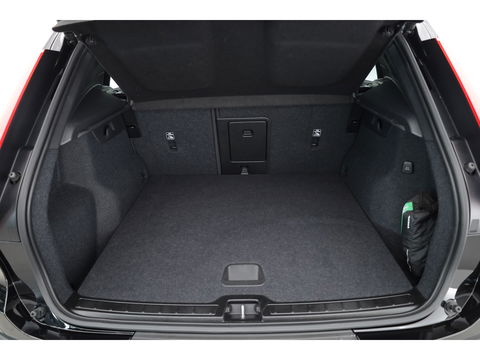 Volvo XC40 T4 Recharge Core | Pilot Assist | Elek. Trekhaak | Camera | Navi | Stoel- Stuurverw.