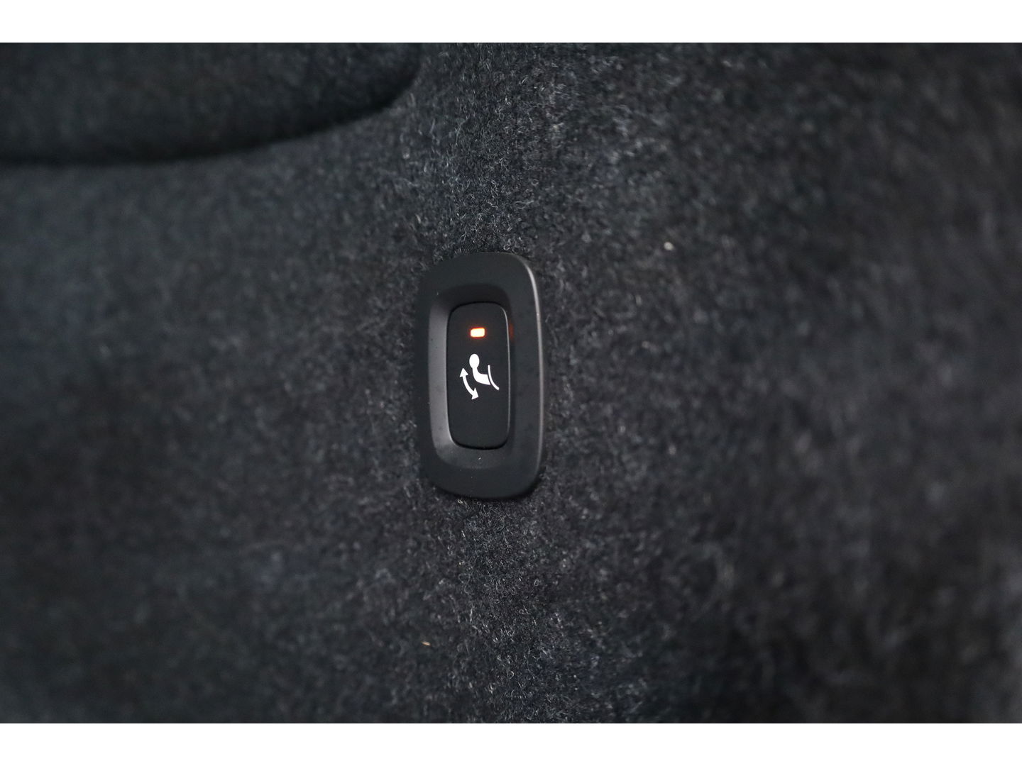 Volvo XC40 T4 Recharge Core | Pilot Assist | Elek. Trekhaak | Camera | Navi | Stoel- Stuurverw.
