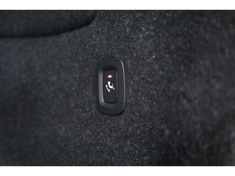 Volvo XC40 T4 Recharge Core | Pilot Assist | Elek. Trekhaak | Camera | Navi | Stoel- Stuurverw.