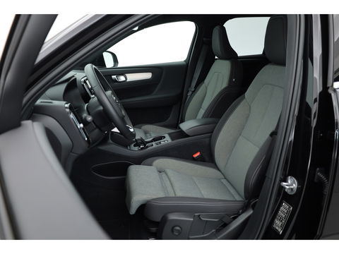 Volvo XC40 T4 Recharge Core | Pilot Assist | Elek. Trekhaak | Camera | Navi | Stoel- Stuurverw.