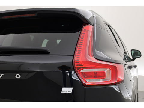 Volvo XC40 T4 Recharge Core | Pilot Assist | Elek. Trekhaak | Camera | Navi | Stoel- Stuurverw.