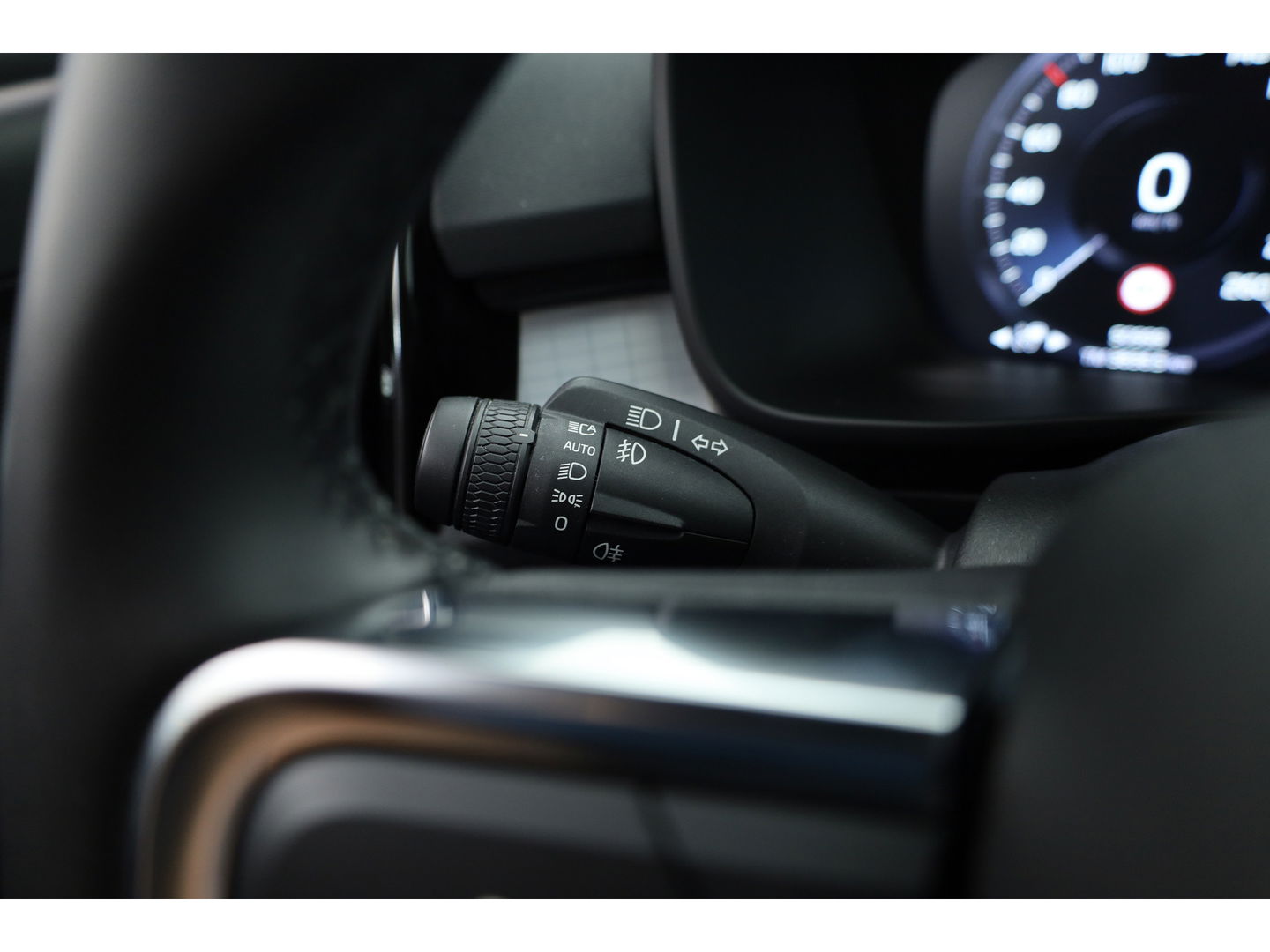 Volvo XC40 T4 Recharge Core | Pilot Assist | Elek. Trekhaak | Camera | Navi | Stoel- Stuurverw.