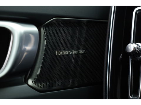 Volvo XC40 1.5 T5 Recharge R-Design | Pilot Assist | Elek. Trekhaak | Elek. Stoelen | Stoel- Stuurverw. | H&K