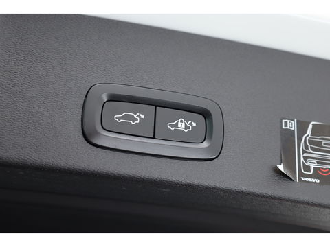 Volvo XC40 1.5 T5 Recharge R-Design | Pilot Assist | Elek. Trekhaak | Elek. Stoelen | Stoel- Stuurverw. | H&K