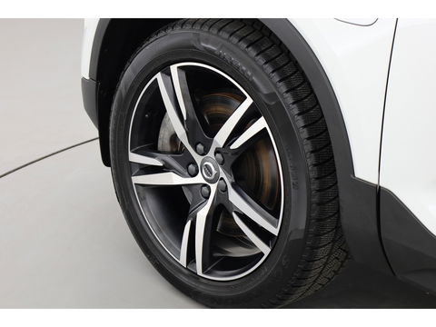 Volvo XC40 1.5 T5 Recharge R-Design | Pilot Assist | Elek. Trekhaak | Elek. Stoelen | Stoel- Stuurverw. | H&K
