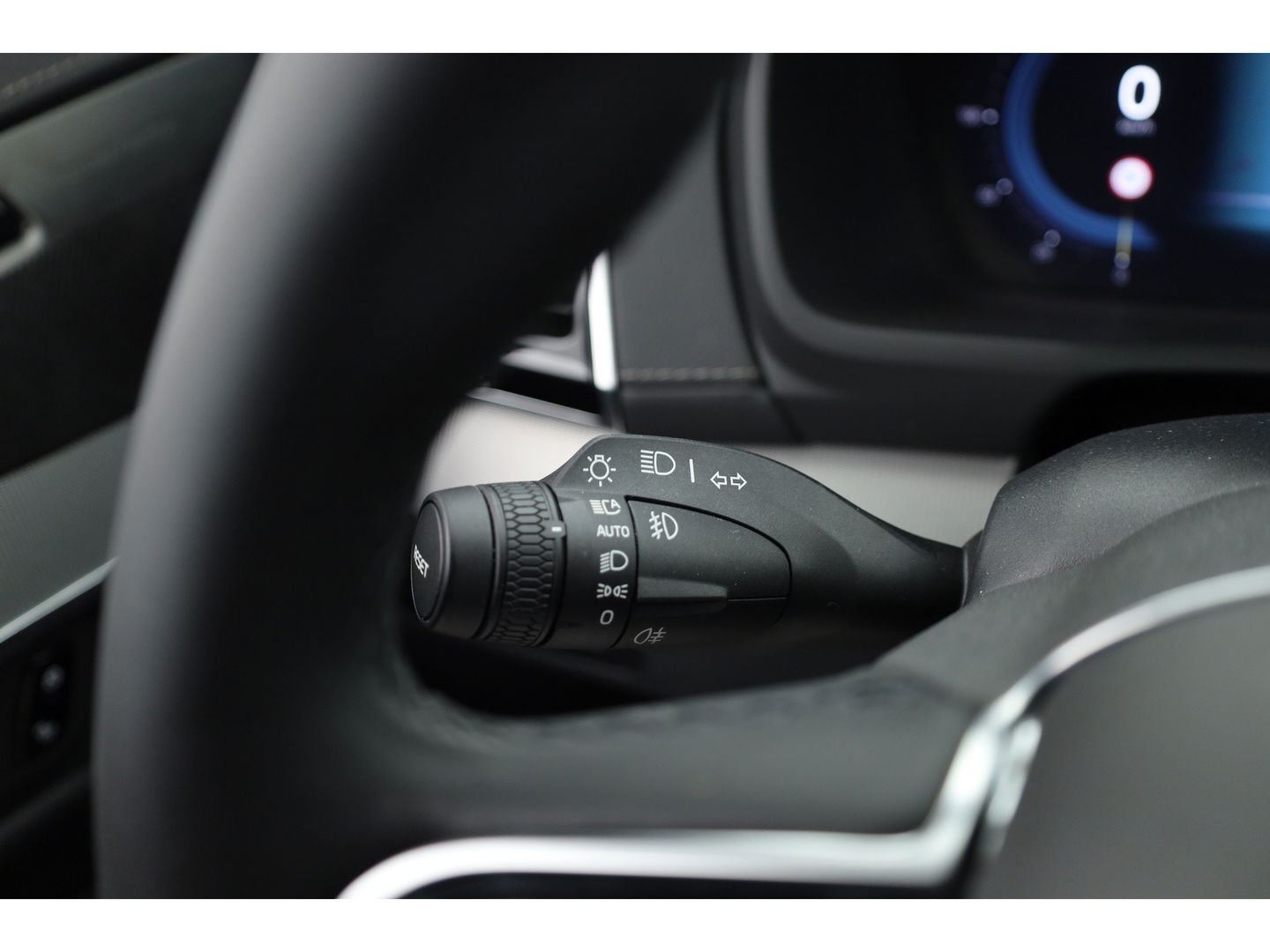 Volvo XC90 2.0 T8 Recharge AWD Plus Dark | Trekhaak | Pano | 360 Camera | 4x stoel + stuurverwar. |