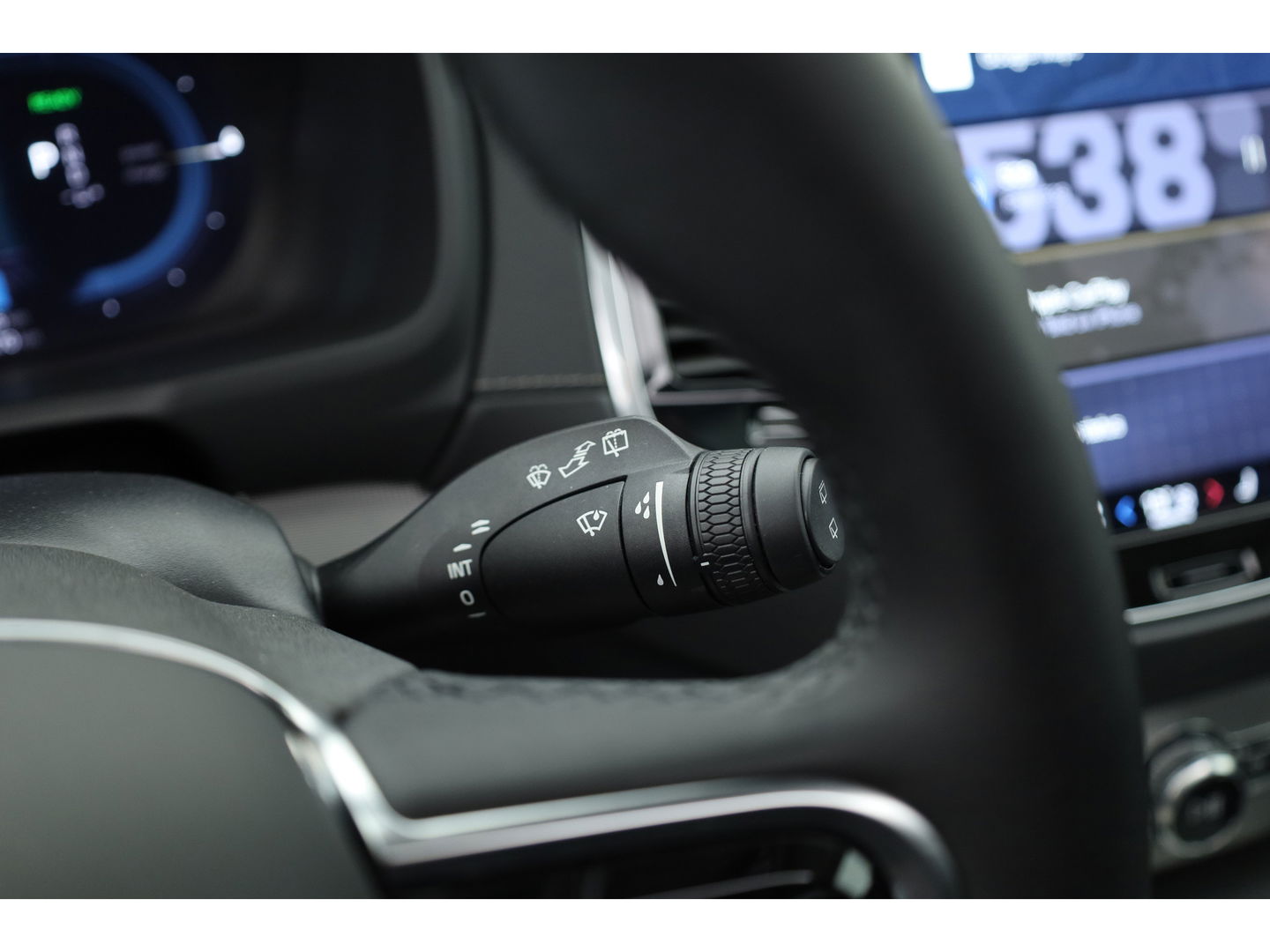 Volvo XC90 2.0 T8 Recharge AWD Plus Dark | Trekhaak | Pano | 360 Camera | 4x stoel + stuurverwar. |