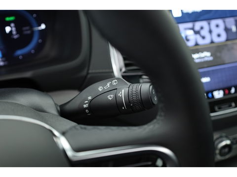 Volvo XC90 2.0 T8 Recharge AWD Plus Dark | Trekhaak | Pano | 360 Camera | 4x stoel + stuurverwar. |