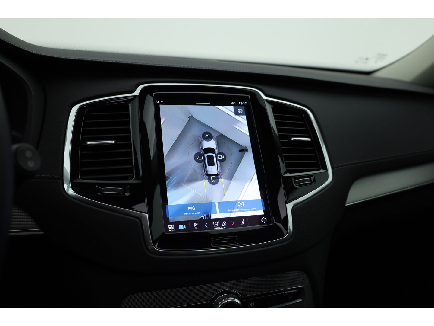 Volvo XC90 2.0 T8 Recharge AWD Plus Dark | Trekhaak | Pano | 360 Camera | 4x stoel + stuurverwar. |