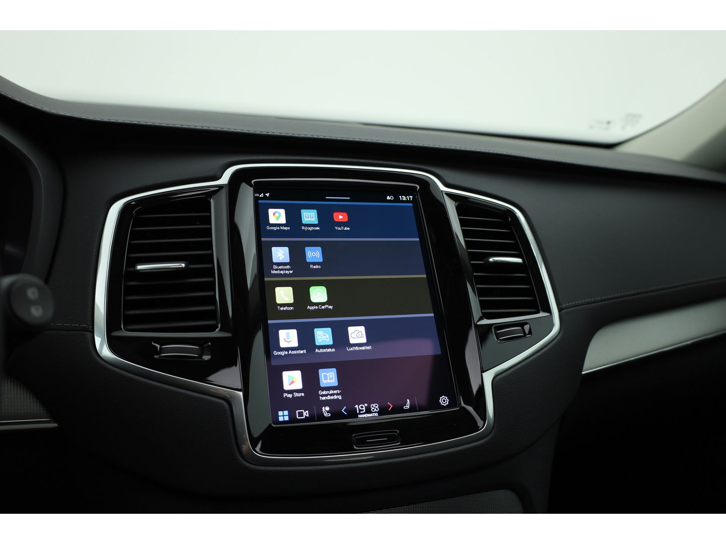 Volvo XC90 2.0 T8 Recharge AWD Plus Dark | Trekhaak | Pano | 360 Camera | 4x stoel + stuurverwar. |