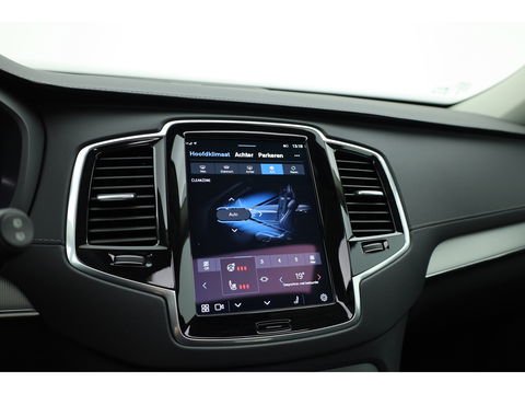 Volvo XC90 2.0 T8 Recharge AWD Plus Dark | Trekhaak | Pano | 360 Camera | 4x stoel + stuurverwar. |