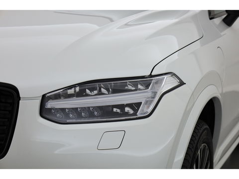 Volvo XC90 2.0 T8 Recharge AWD Plus Dark | Trekhaak | Pano | 360 Camera | 4x stoel + stuurverwar. |