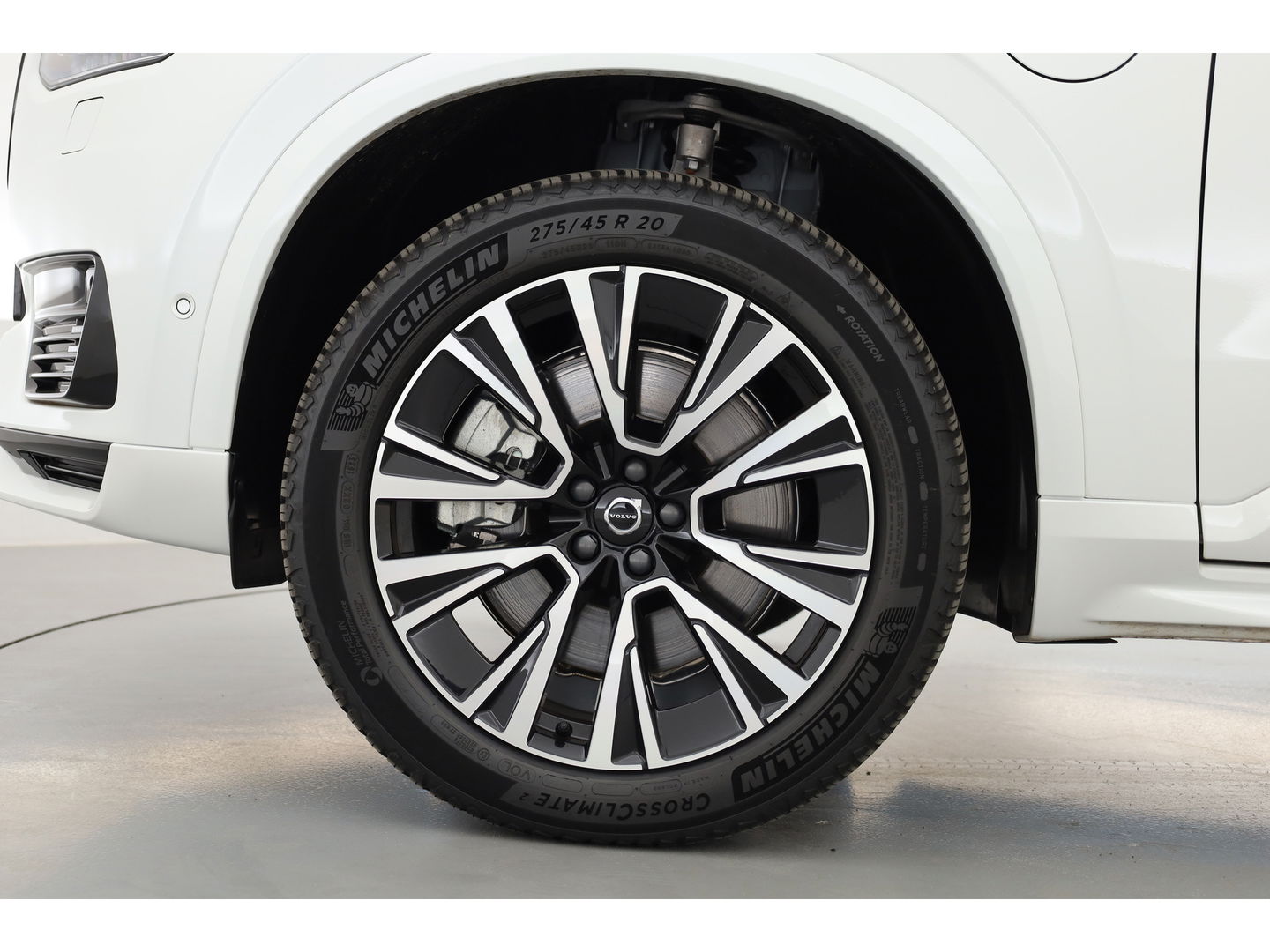 Volvo XC90 2.0 T8 Recharge AWD Plus Dark | Trekhaak | Pano | 360 Camera | 4x stoel + stuurverwar. |