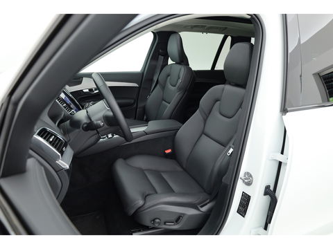 Volvo XC90 2.0 T8 Recharge AWD Plus Dark | Trekhaak | Pano | 360 Camera | 4x stoel + stuurverwar. |