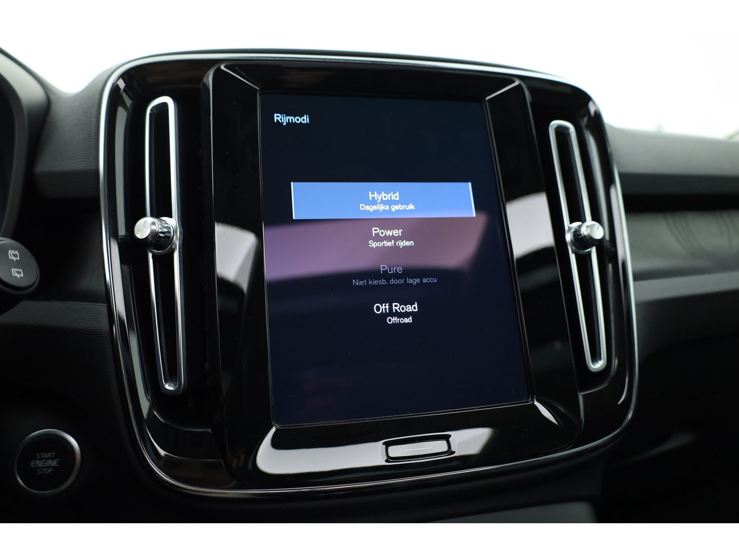 Volvo XC40 1.5 T5 Recharge Ultimate Dark | Pano | 360cam | Elek. Trekhaak | Harman Kardon | Pilot Assist