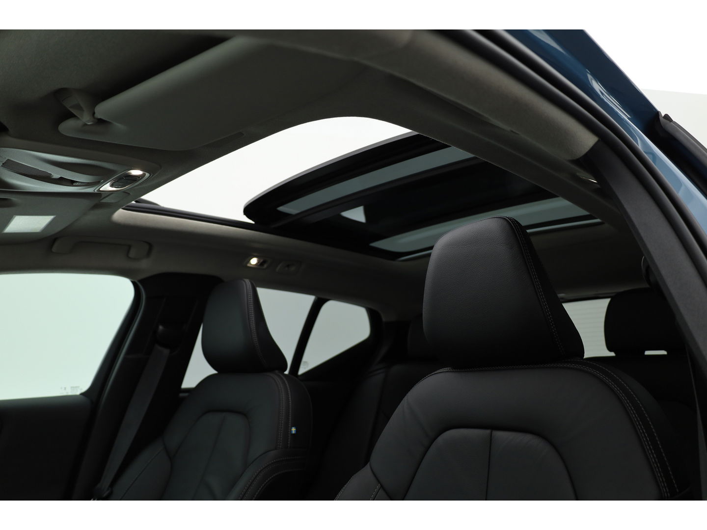 Volvo XC40 1.5 T5 Recharge Ultimate Dark | Pano | 360cam | Elek. Trekhaak | Harman Kardon | Pilot Assist
