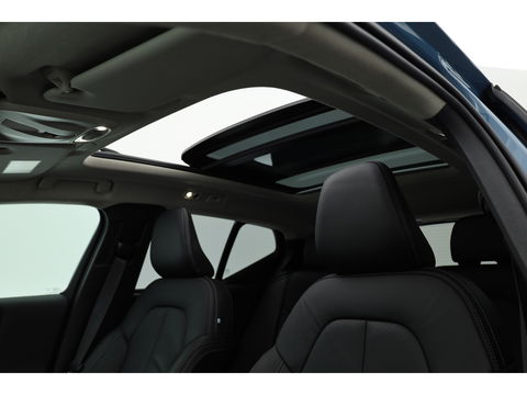 Volvo XC40 1.5 T5 Recharge Ultimate Dark | Pano | 360cam | Elek. Trekhaak | Harman Kardon | Pilot Assist