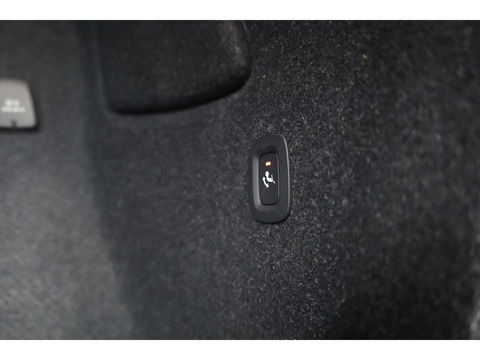 Volvo XC40 1.5 T5 Recharge Ultimate Dark | Pano | 360cam | Elek. Trekhaak | Harman Kardon | Pilot Assist